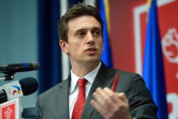 Cătălin Ivan: Este trist că Andreea Paul, un politician tânăr, îşi face un titlu de glorie încercând să manipuleze